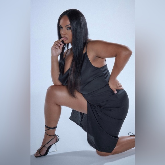 ๐PLT Plus Black Strappy Satin Cowl Midi Dress - NWT ๐ - Picture 4 of 6